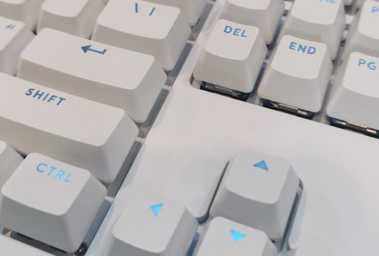 Review Logitech G713 Wired Gaming Keyboard