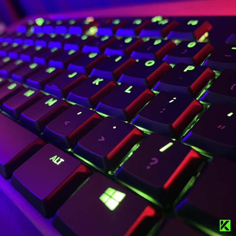 Review Logitech G813