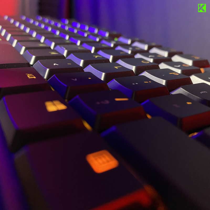 Review Logitech G813
