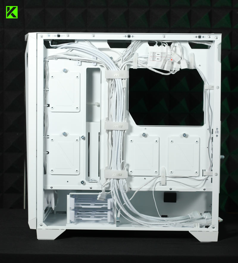 Review Casing MSI MPG Gungnir 300R