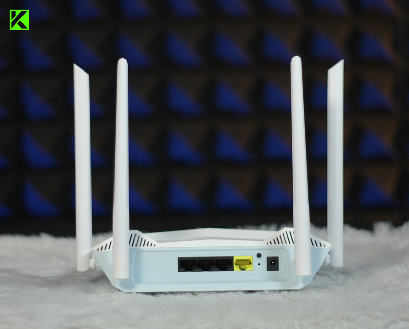 Review D-Link R15