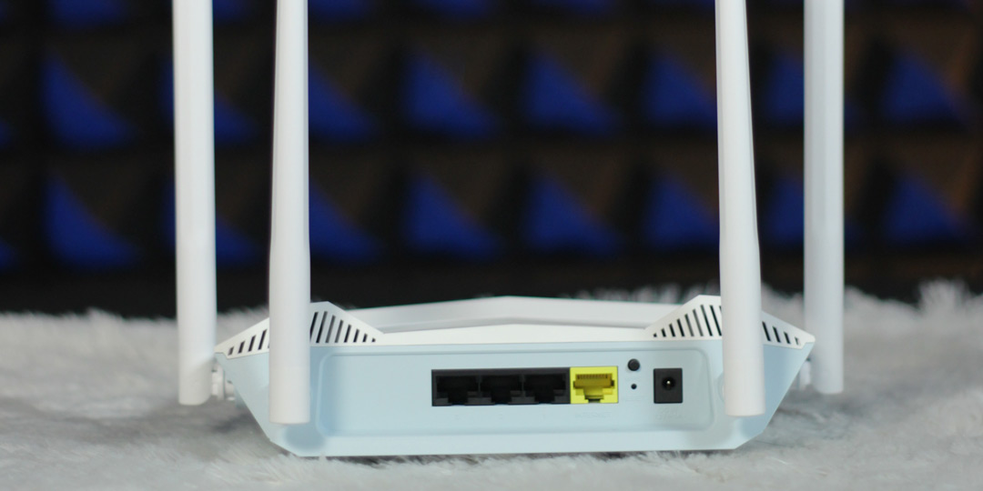 Review D-Link R15
