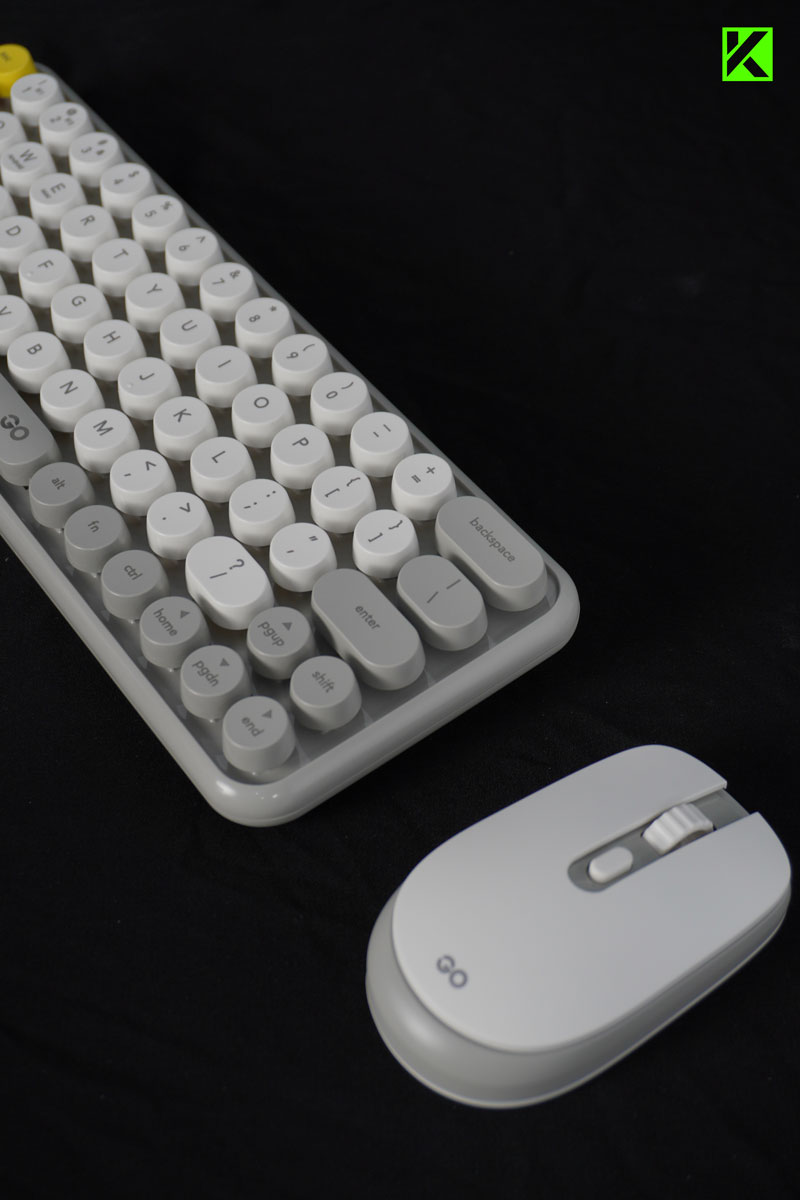 Jumlah tombol: 4
Baterai: 1 baterai AA (terlampir)
Ukuran: 102 x 60 x 27 mm
Berat: 63 g