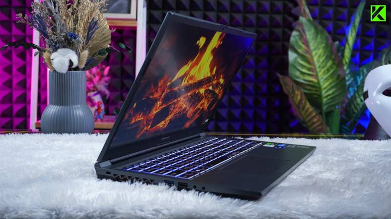 Review COLORFUL EVOL X15 XS