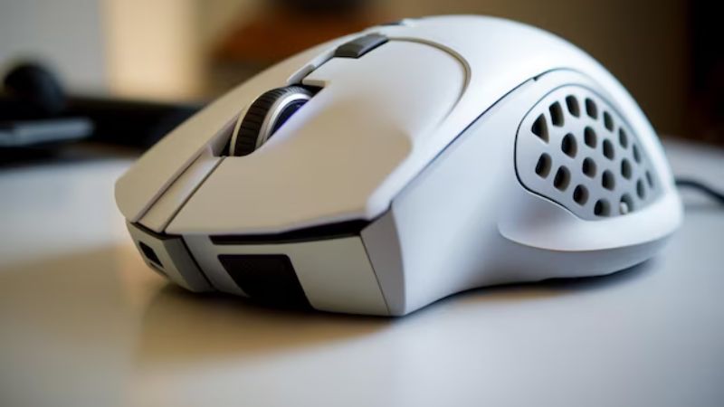Beda Mouse Gaming dan Biasa - Desain Ergonomis